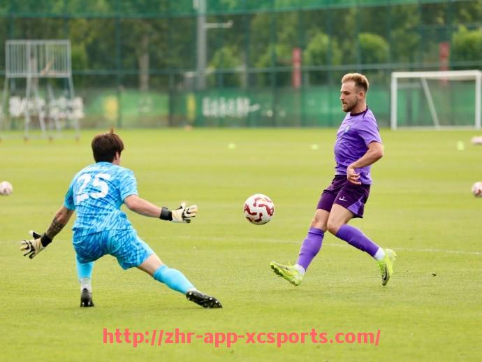 杏彩体育-世俱杯不同阵型下控球表现数据对照:战术布置如何影响球权控制?